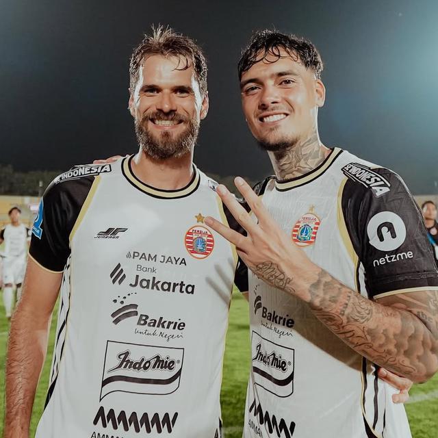 Shayne Pattynama, Paulo Ricardo