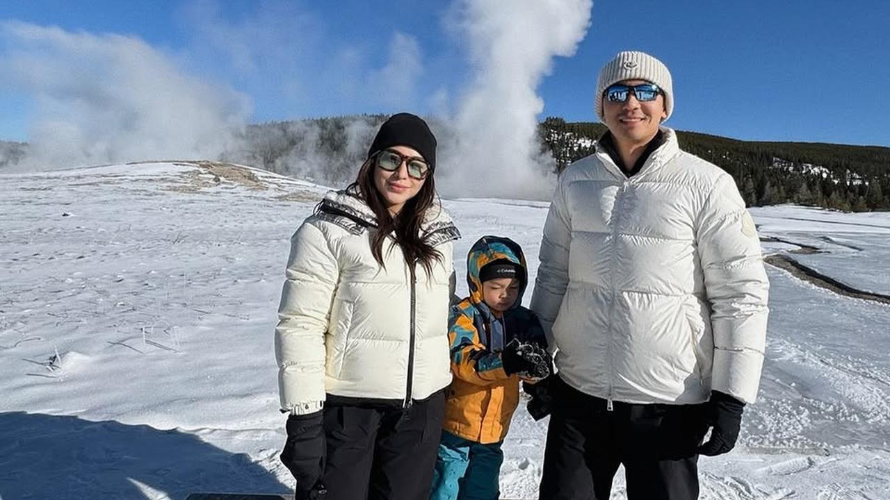 Tanpa Baby Nael, Nikita Willy dan Indra Priawan Ajak Issa Main Salju di Taman Nasional Yellowstone