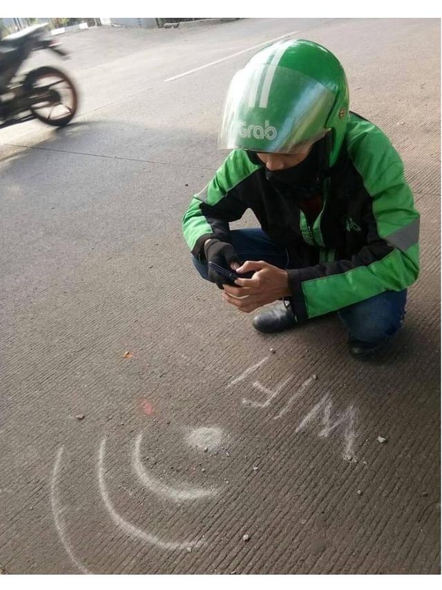 Gaya Kocak Driver Ojek Online Saat Usaha Cari Penumpang Ini Bikin Tepuk Jidat