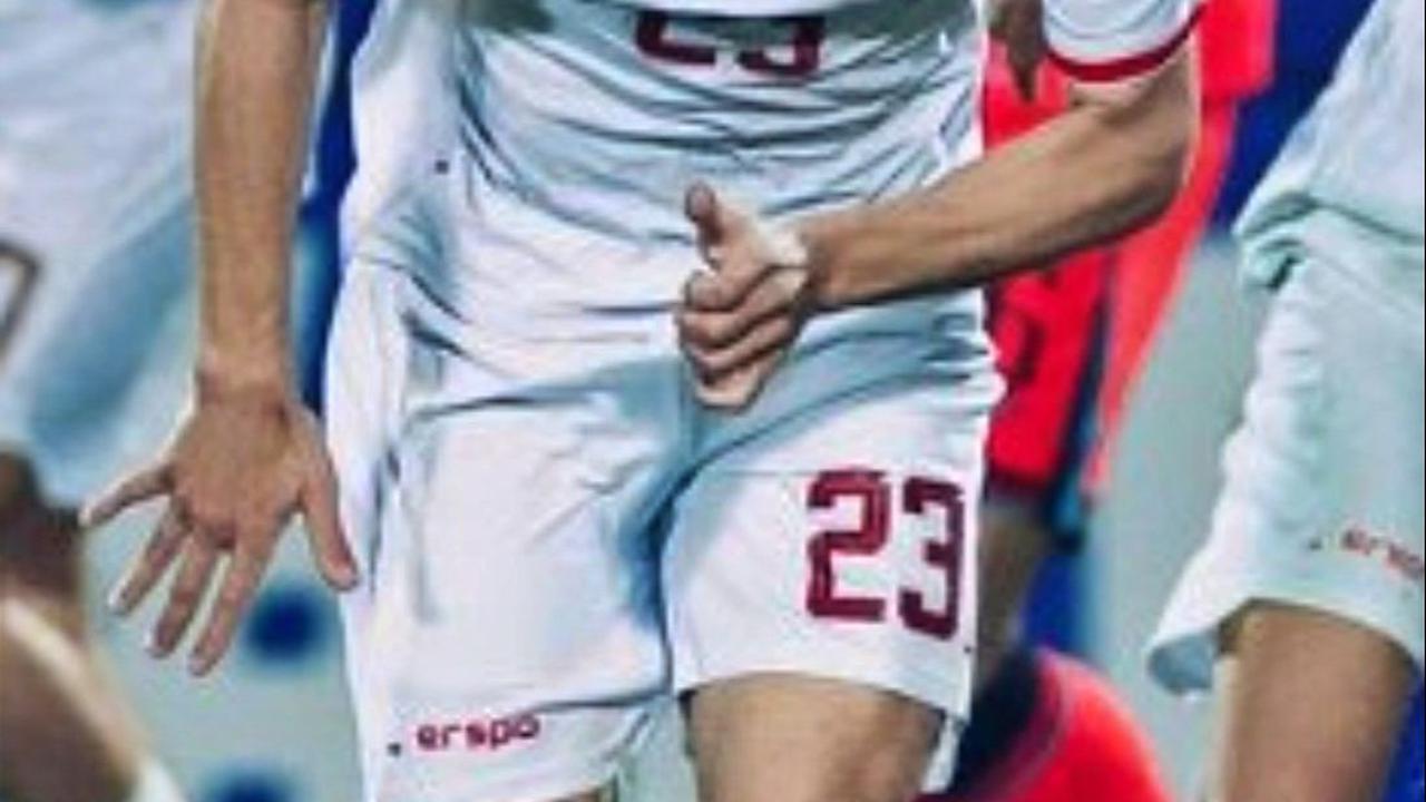 Pada jendela transfer musim panas tahun lalu, Nathan Tjoe-A-On bergabung dengan klub Championship, Swansea City. Ia didatangkan dengan biaya transfer cukup besar senilai 348 ribu euro atau setara Rp 5,2 miliar. Foto: instagram.com/nathantjoeaon<br>