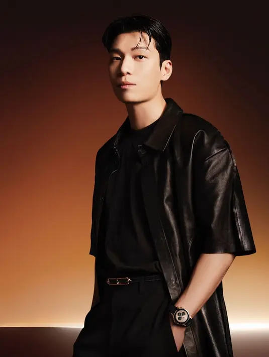 <p>Saat menyamar, Kang Joon Mo menjadi semakin terkait dengan bos kartel narkoba Gangnam, Jung Ki Chul yang diperankan oleh Wi Ha Joon. (Foto: Instagram/ wi__wi__wi)</p>