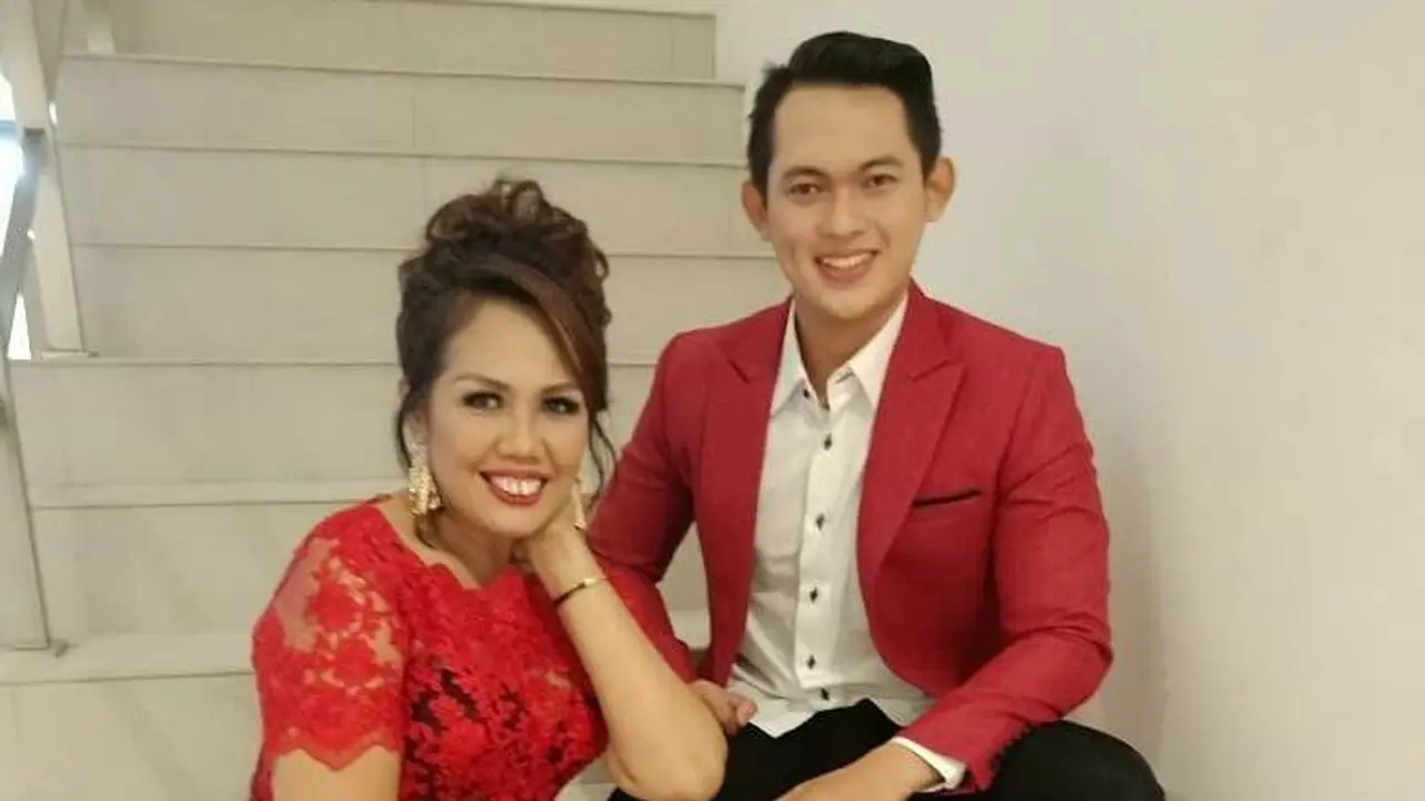 Elly Sugigi dan Irfan Sbaztian
