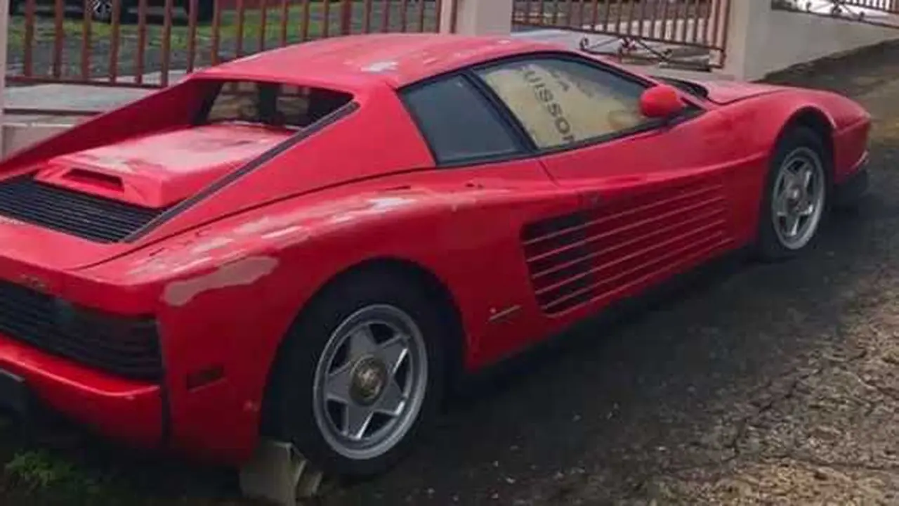 Ferrari Testarossa Mangkrak Selama Belasan Tahun