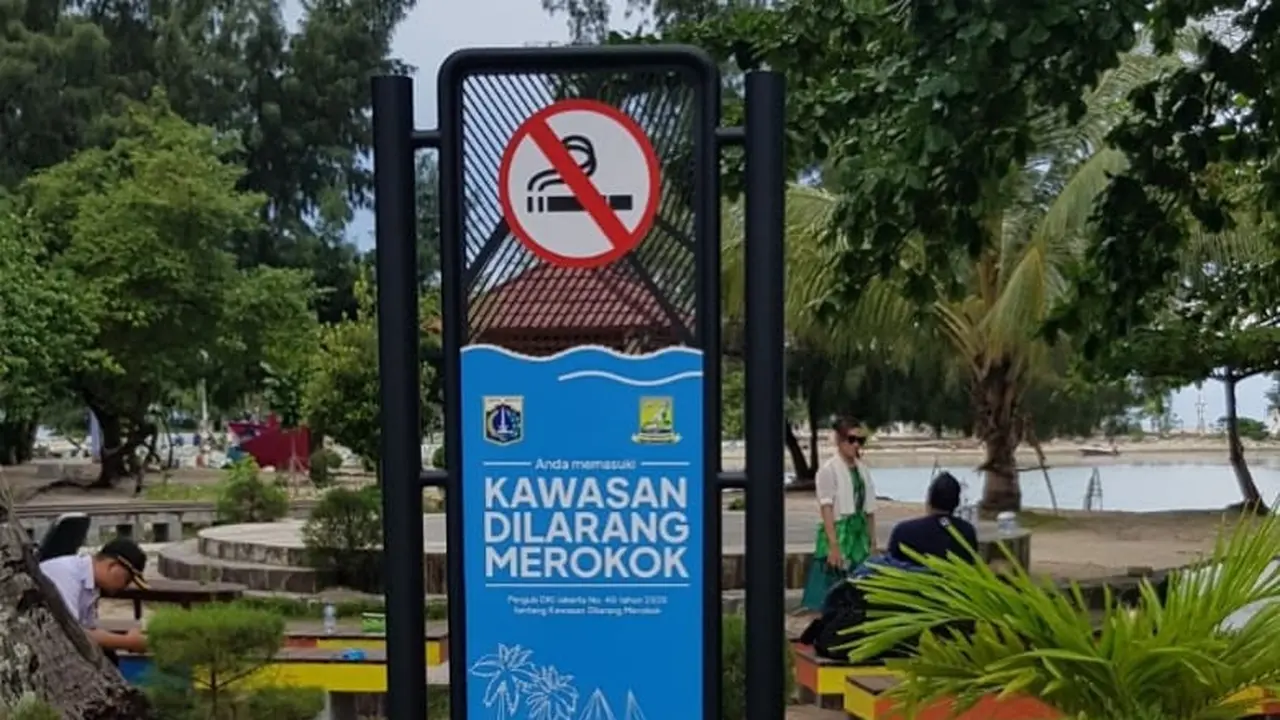 Kawasan Tanpa Rokok (KTR) di Jakarta.