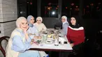 Berbeda dari formasi biasanya, geng Mamayu mencuri perhatian karena kehadiran Ira Nandha, yang diduga menjadi anggota baru geng artis tersebut. Sosok Ira Nanda dikenal sebagai selebgram yang namanya melambung karena membongkar perselingkuhan antara suaminya dengan seorang pramugari. (Liputan6.com/IG/@marginw)