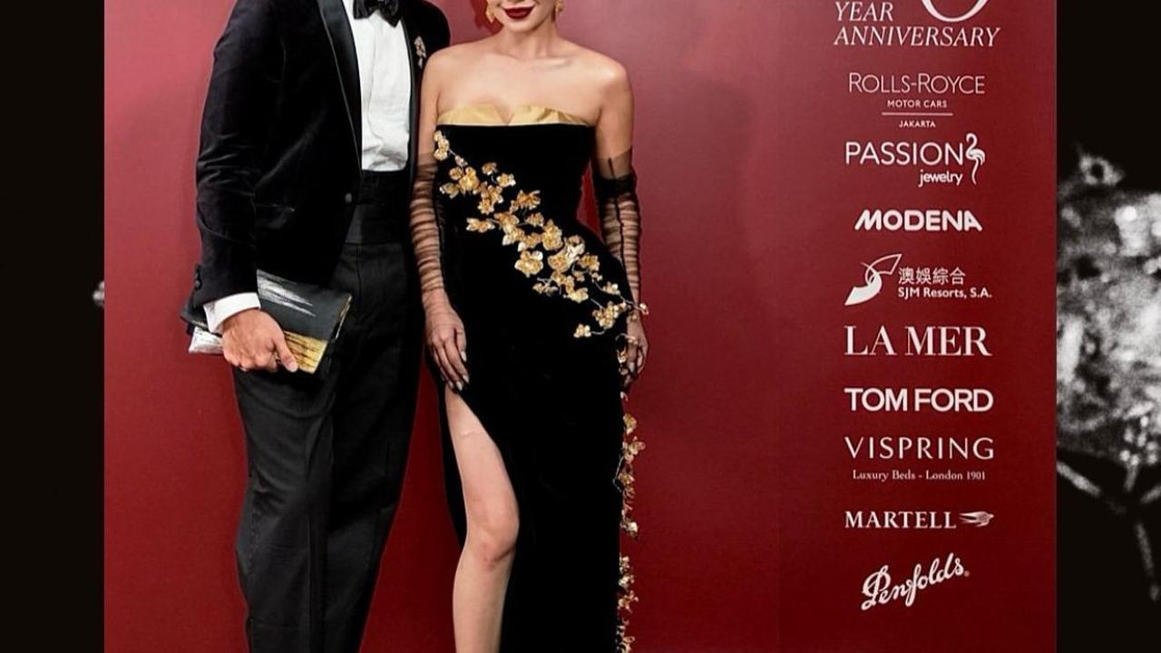 Ariel Tatum Memukau dalam Balutan Gaun Hitam Rancangan Didiet Maulana, Terinspirasi Hollywood Klasik!