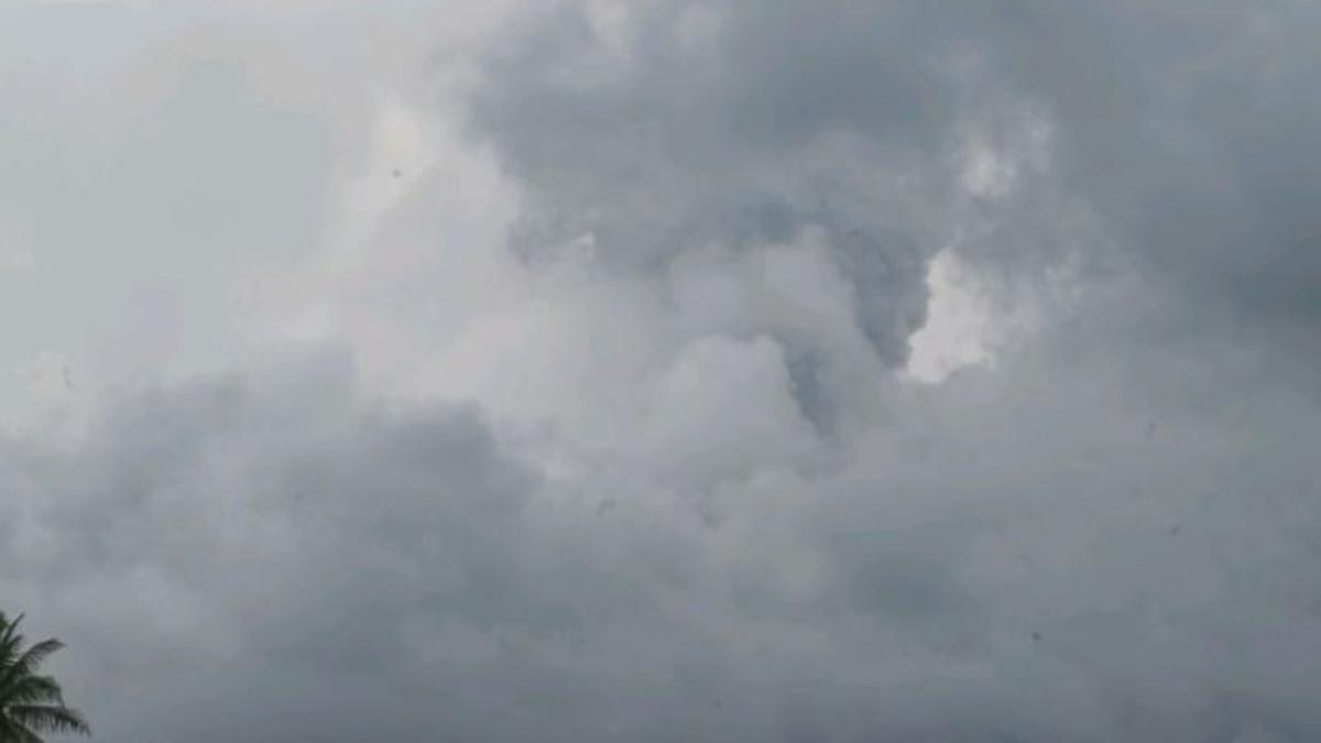 Indonesia Raises Volcano Alert Levels Amid Increased Activity