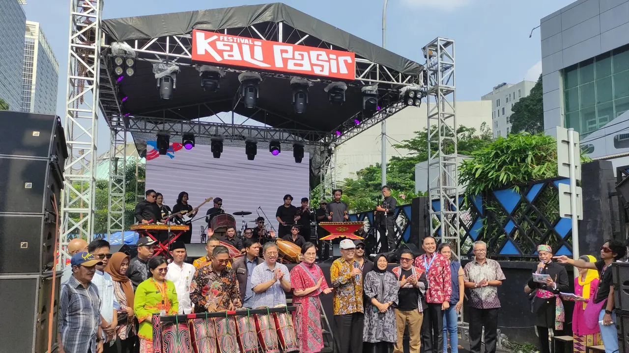 Institut Kesenian Jakarta (IKJ) berkolaborasi dengan Pemerintah Provinsi (Pemprov) DKI Jakarta, Yayasan Seni Budaya Jakarta, dan alumni IKJ menggelar Festival Kalipasir (Istimewa)