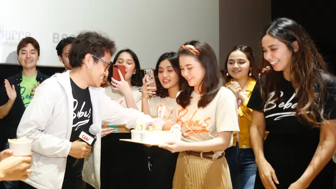 [Fimela] Ultah Riri Riza ke-49