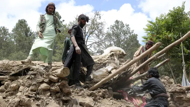 FOTO: 1.000 Orang Lebih Tewas Akibat Gempa Afghanistan