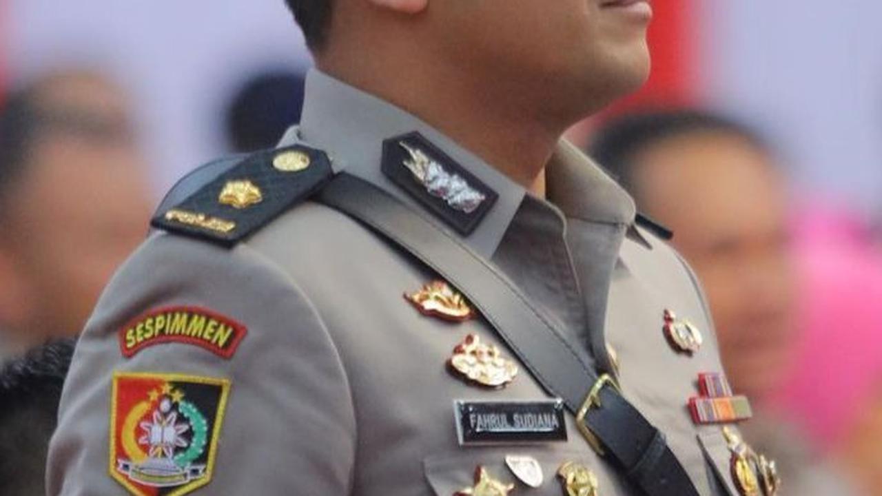 Kompol Fahrul Sudiana membagikan kabar bahagia di akun media sosial miliknya. <br>