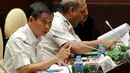 Menhub Ignasius Jonan mengikuti Rapat Dengar Pendapat dengan Komisi V di Senayan, Jakarta, Rabu (13/1/2015). Rapat membahas evaluasi sarana dan prasarana transportasi hari raya Natal tahun 2015 dan tahun baru 2016. (Liputan6.com/Johan Tallo)