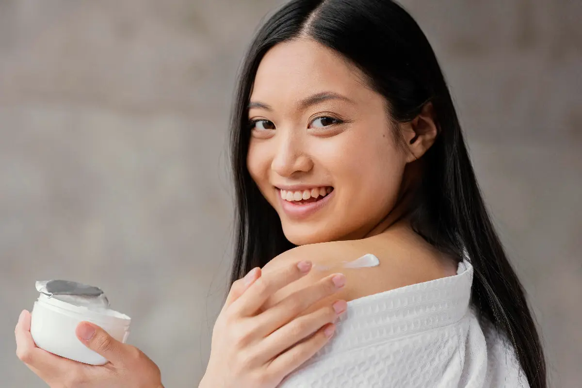 Masih Bisa Dimanfaatkan! Ini Dia 4 Kegunaan Skincare Kedaluwarsa yang Patut Kamu Ketahui!