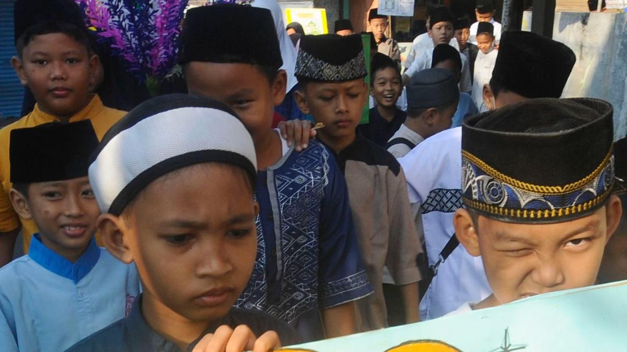 FOTO: Antusiasme Siswa SD di Depok Pawai Sambut Tahun Baru Islam 1 Muharram 1445 Hijriah