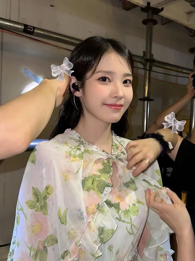 OOTD Dress ala IU (Instagram/@dlwlrma)