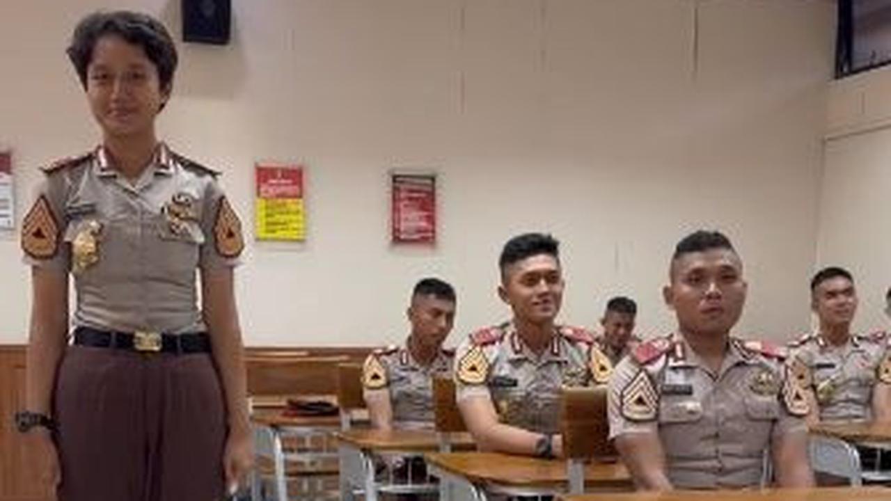 Dia juga berpesan, agar mereka tetap mengerjakan tugas yang diberikan.