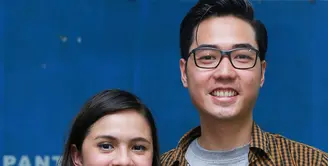 Jakarta Pasangan selebritis Nycta Gina dan Rizky Kinos sedang berbahagia. Pasalnya, setelah resmi menikah pada tanggal 2 Agustus 2015 lalu, kini Gina telah mengandung. (Galih W. Satria/Bintang.com)