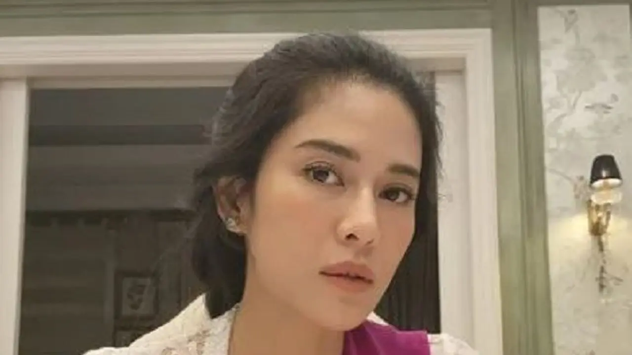 Dian Sastrowardoyo (Foto: Instagram/@therealdisastr)