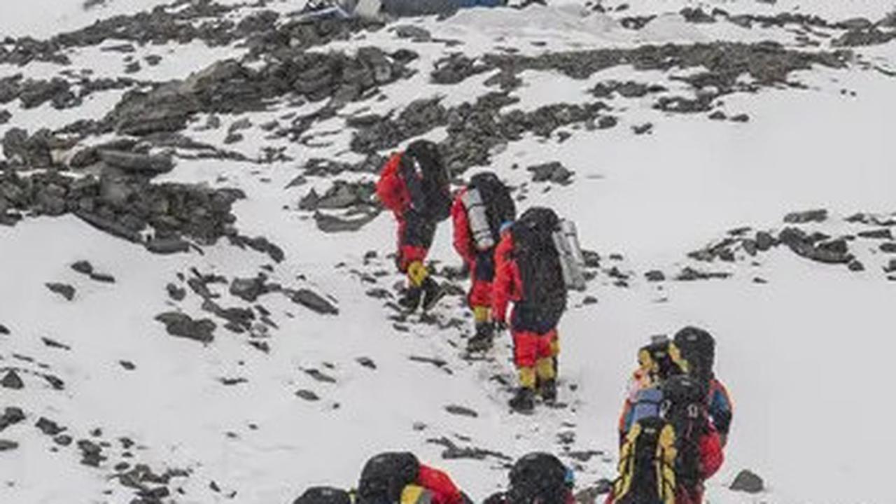 Misteri Sejarah Pendakian ke Puncak Gunung Everest, Siapa yang Pertama?