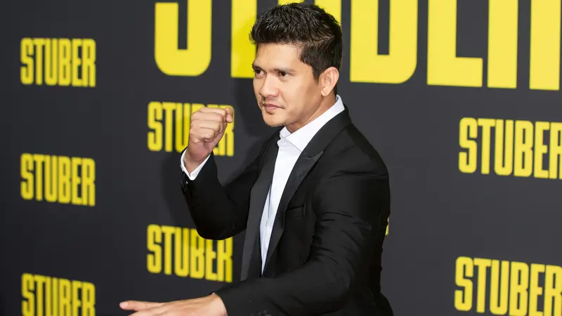 Gaya Iko Uwais Saat Hadiri Pemutaran Film di Los Angeles