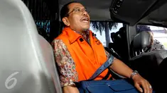 Mantan Walikota Makassar Ilham Arief Sirajuddin usai diperiksa KPK, Jakarta, Jumat (4/9/2015). Ilham diperiksa sebagai saksi terhadap tersangka Dirut PT Traya Tirta Makassar Hengky Widjaja terkait dugaan  korupsi PDAM Makassar. (Liputan6.com/Helmi Afandi)
