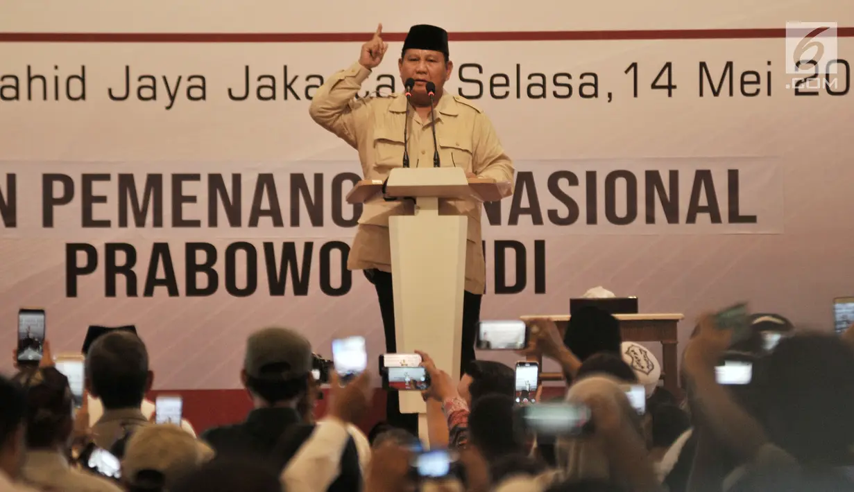 Capres 02 Prabowo Subianto memberikan sambutan saat acara Mengungkap Fakta-Fakta Kecurangan Pilpres 2019 di Jakarta, Selasa (14/5/2019). Dalam acara ini turut hadir para petinggi BPN dan menampilkan bukti-bukti kecurangan Pemilu 2019 yang ditemukan oleh tim BPN. (merdeka.com/Iqbal S Nugroho)