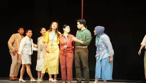 Rahasia Makeup Panggung Teater Musikal Home Sweet Loan agar Tetap Natural dan Flawless