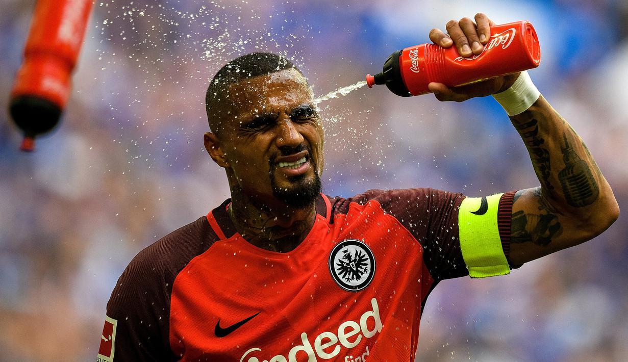 Kevin-Prince Boateng. Gelandang 34 tahun yang sering diplot sebagai striker ini telah bermain di beberapa klub Eropa sepanjang kariernya. Musim lalu ia memperkuat Monza di Serie B Liga Italia. Musim ini ia memutuskan bergabung dengan klub masa kecilnya, Hertha BSC. (Foto: AFP/Sascha Schuermann)