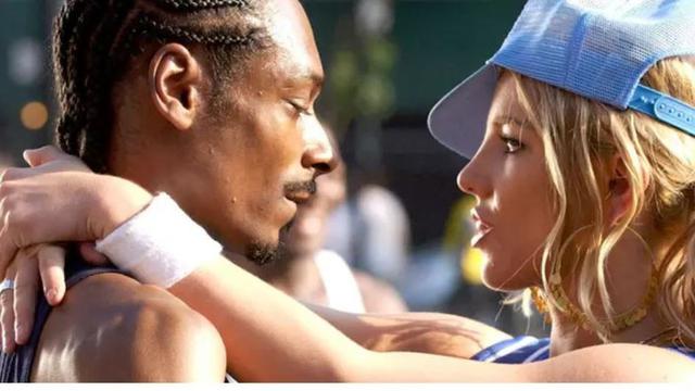 2. Britney Spears dan Snoop Dogg