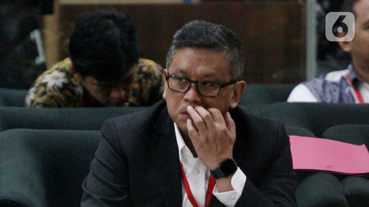 Ekspresi Hasto Kristiyanto Jelang Diperiksa KPK