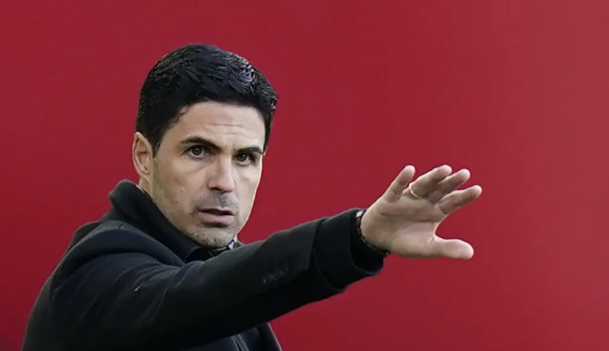Pelatih Arsenal, Mikel Arteta menginstruksikan pemainnya saat bertanding melawan Sheffield United pada pertandingan Liga Inggris di stadion Bramall Lane, Inggris, Senin (12/4/2021). Kemenangan ini membuat Arsenal berada di peringkat kesembilan dengan 45 poin. (AP Photo/Tim Keeton, Pool)