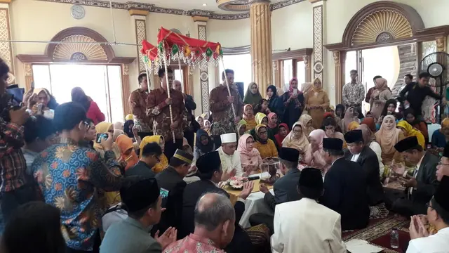 Pernikahan Muzdalifah dan Fadel Islami