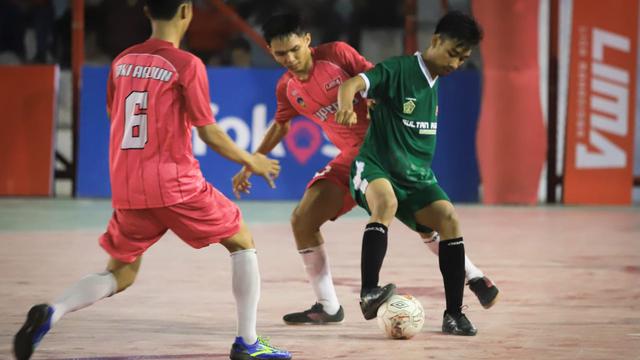 Pertandingan Hari Ketiga LIMA Futsal: Kaskus Central Java and Special Region of Yogyakarta Conference Season.