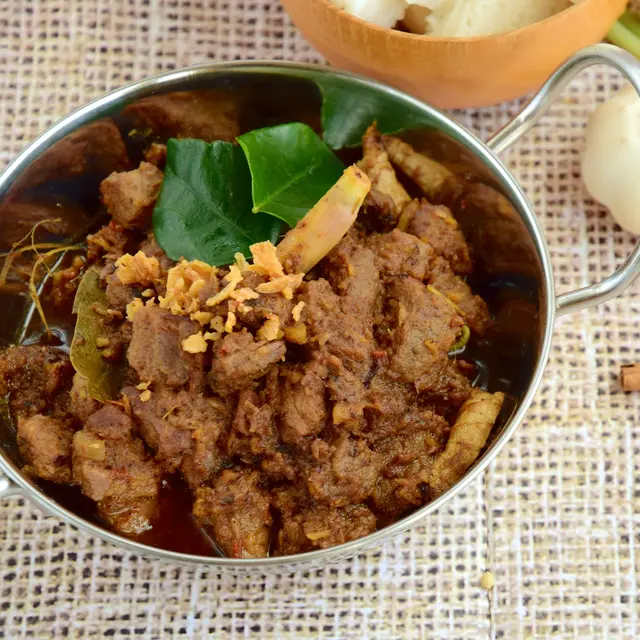 Tips Menyimpan Dan Menghangatkan Rendang Agar Tahan Lama Lifestyle Fimela Com