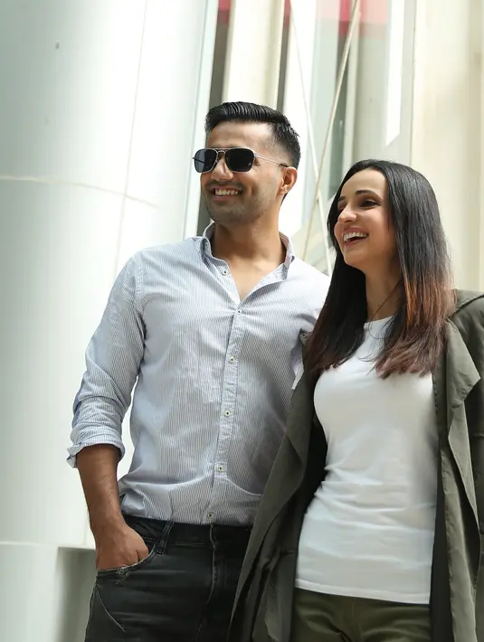 "Euforia terasa berbeda dengan di India. Di sini, aku merasa sangat disambut oleh masyarakat Indonesia. Meski sangat jauh untuk dicapai, namun saya sangat tidak sabar untuk menjelajahi Jakarta," pungkas Vishal Karwal. (Bambang E.Ros/Bintang.com)