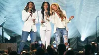 Beyonce, Kelly Rowland, dan Michelle Williams untuk pertama kalinya tampil bersama lagi di panggung Stellar Gospel Music Awards 2015. (foto: rollingstone)