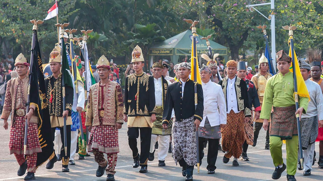 Kirab Merah Putih Bawa Bendera Pusaka Menuju Istana Merdeka