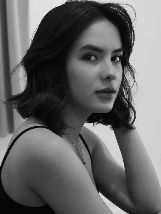 Rasanya hampir semua orang pernah memiliki fase rambut bondol. Begitu pula dengan Steffi Zamora sebelum menikah dan menjadi ibu [@steffizamoraaa]