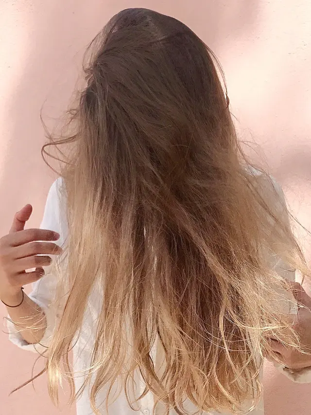 Biar Optimal, Begini Cara Pakai Dry Shampoo yang Benar!