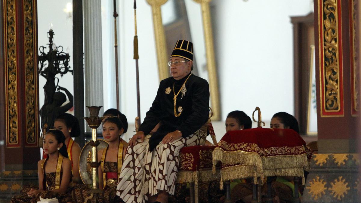 Prosesi Peringatan Kenaikan Takhta Raja Solo Salahi Pakem? - Regional  Liputan6.com