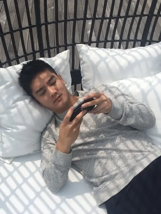 Boy mengatakan bahwa Ayu terkadang terlalu membawa perasaannya. Seperti ketika Boy tengah dalam situasi yang tak memungkinkan untuk menerima telpon. (instagram/boywilliam17)