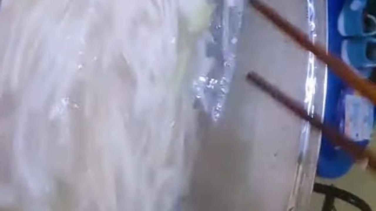 Masukkan Rebung dalam Rebusan