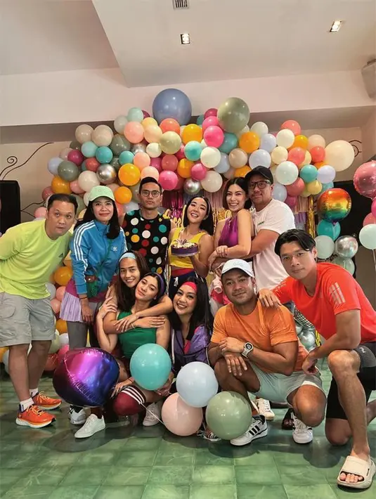 <p>[Instagram/gisel_la]</p>