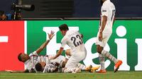 Pemain PSG merayakan keberhasilan membekuk Atalanta dengan skor 2-1 pada perempat final Liga Champions. (RAFAEL MARCHANTE / POOL / AFP)
