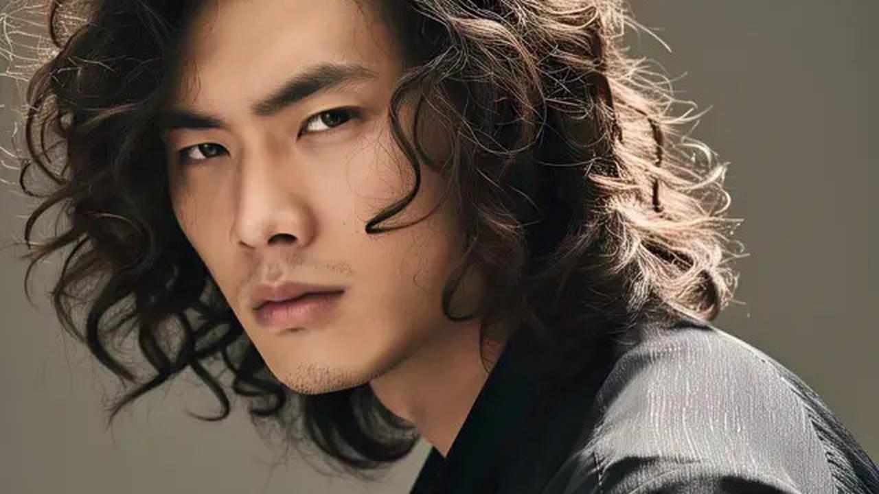 5 Gambar Rambut Pria Panjang Rapi dan Keren, Inspirasi Gaya Maskulin Elegan 2025