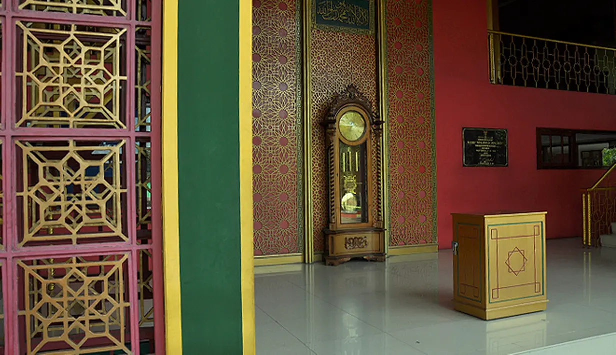 Masjid dengan bentuk pagoda atau kelenteng yang identik dengan tempat ibadah bagi ummat Tridharma itu hendak menunjukkan kepada masyarakat tentang universalitas Islam. (Liputan6.com/wwn)