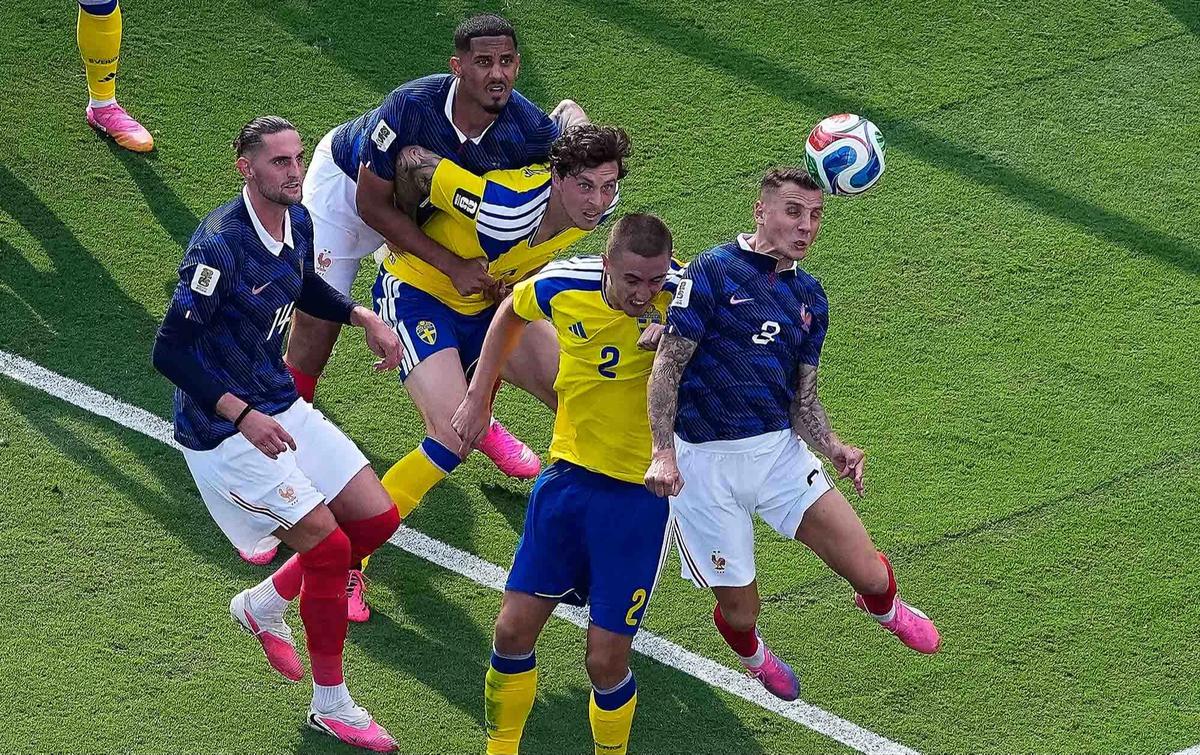 FOTO: Mbappe Bersinar Saat Prancis Libas Swedia