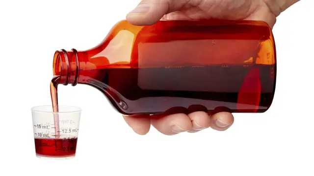 Ilustrasi obat batuk sirup (iStockphoto via Google Images)