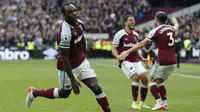 Michail Antonio mampu menjadi mesin gol untuk West Ham United. Ia sudah mengantongi 6 gol dan 3 assist dari delapan laga yang telah dilalui. Antonio juga tercatat telah menjadi man of the match di Liga Inggris sebanyak lima kali. (AFP/Ian Kington)