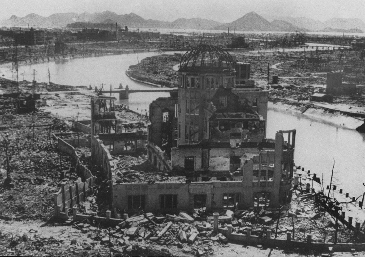 FOTO: 80 Tahun Tragedi Hiroshima, Api Unggun Menyala untuk Perdamaian